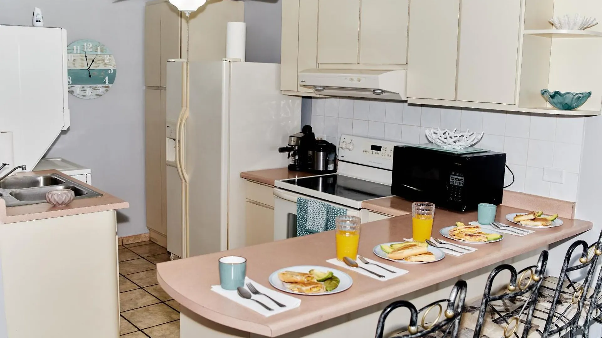 Apartment 3Bdr Wi-Fi Parking Pool Ac 2 Min From The Beach Deposit Required Cabo Rojo